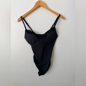 SKIMS Fits Everybody Lace Push Up Thong Bodysuit Black Onyx Sz XS SL-THG-9545W
